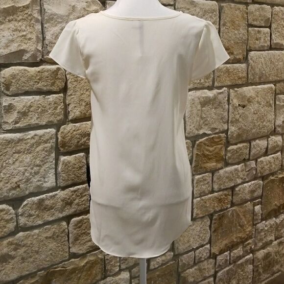 Lc Lauren Conrad Ivory Top, Lace Pocket Short sleeve Size Small - Picture 4 of 7